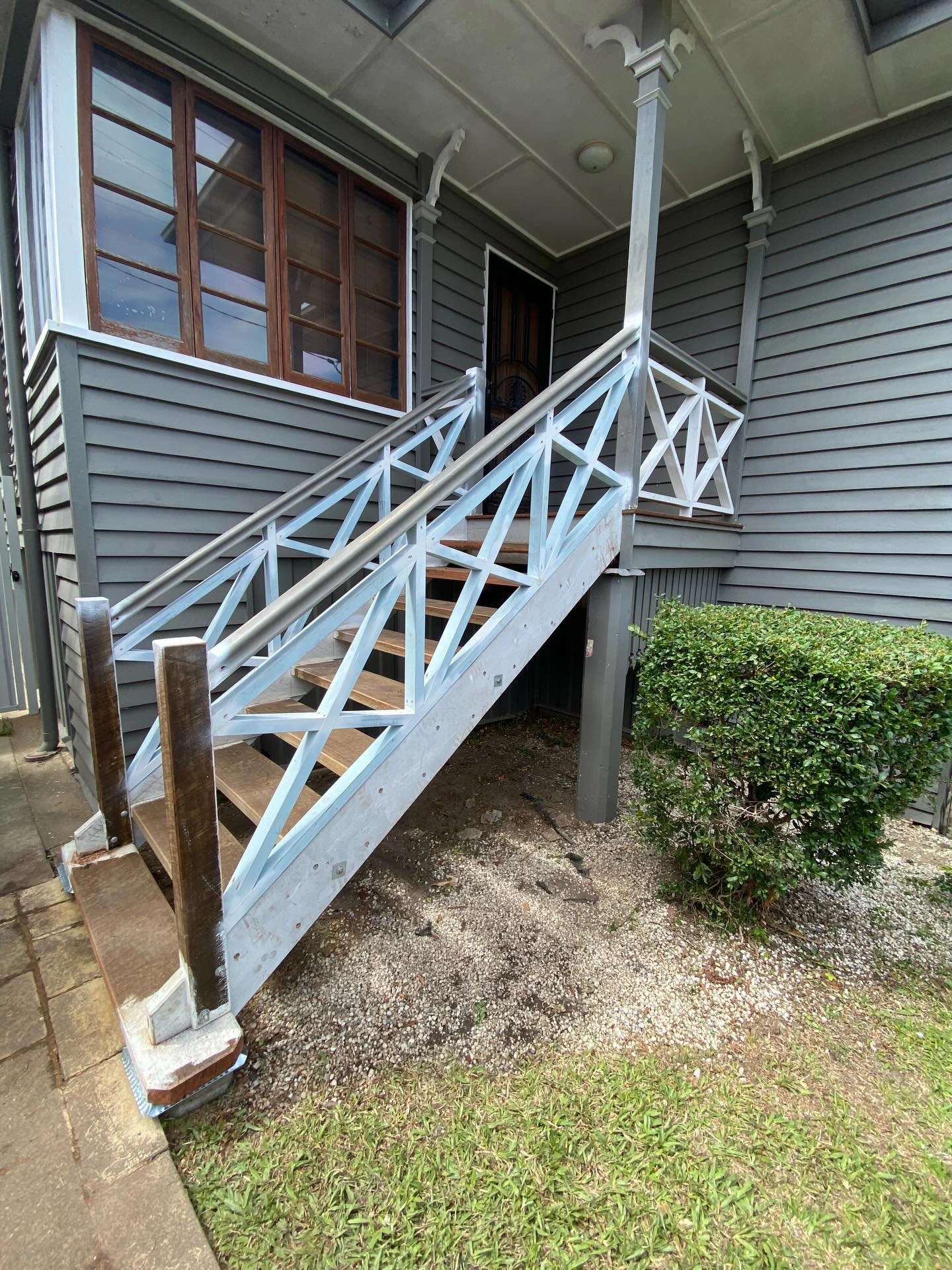 Timber Stairs Brisbane: Modern vs Traditional Guide