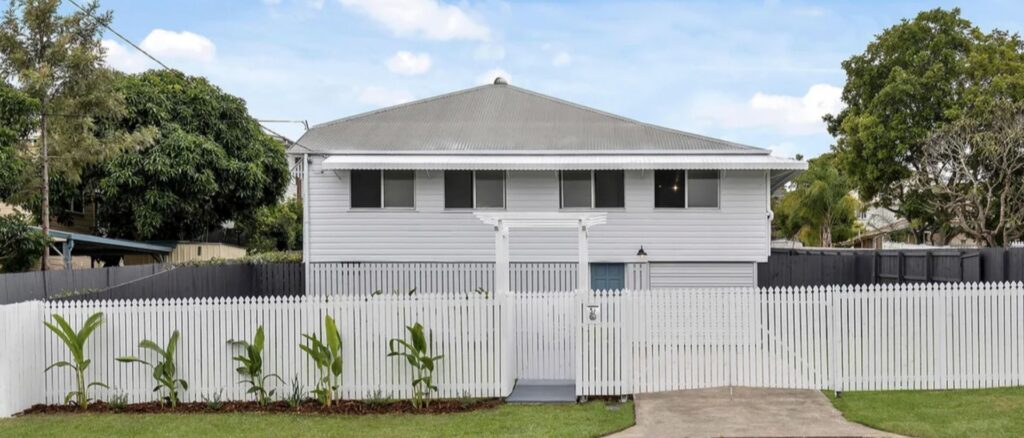 Why Architrave Installation in Brisbane Is Essential for Modern Interior Finishing